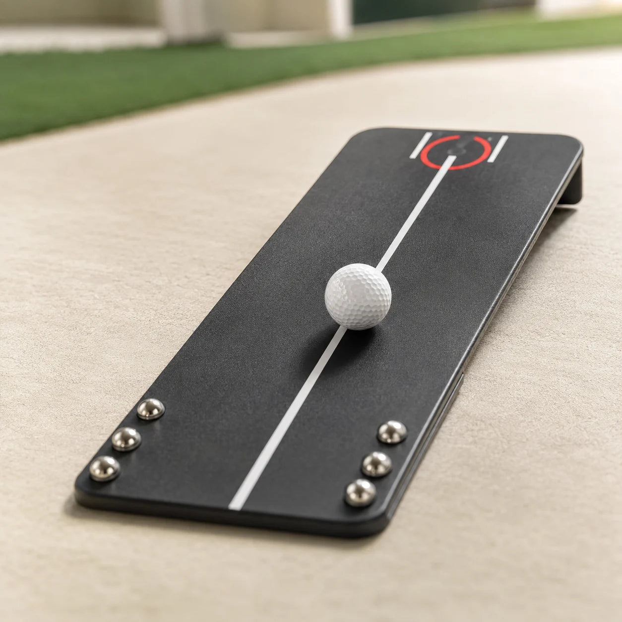Indoor Golf Putting Practice Trainer — function and construction detail